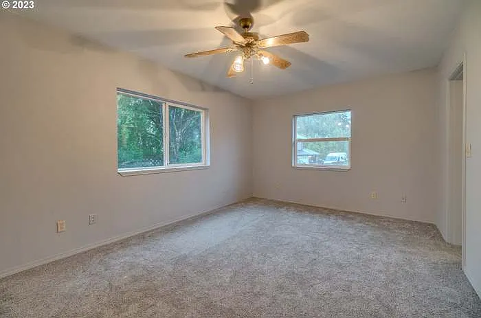 2825 Columbia Blvd — Photo 8