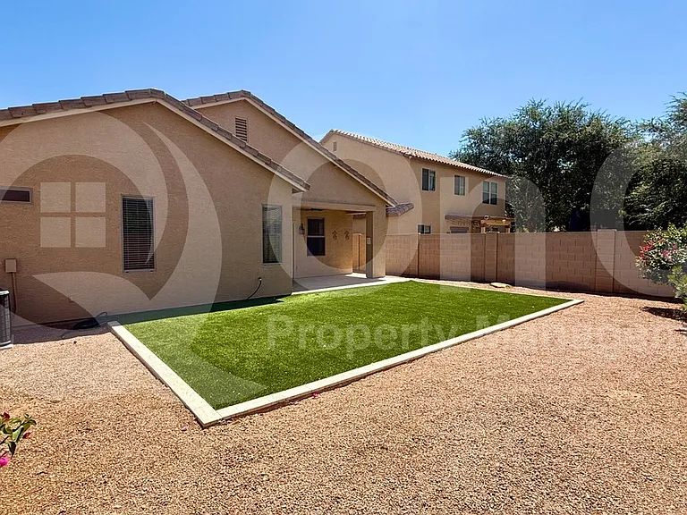 4502 E Oxford Ln — Photo 20