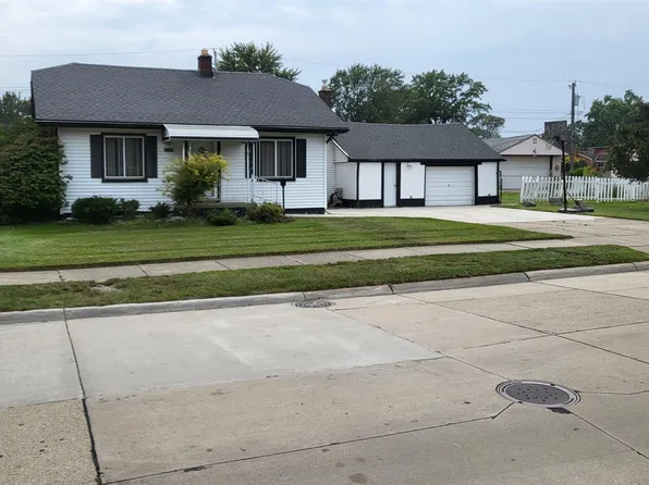 23304 Beverly St, Saint Clair Shores, MI 48082