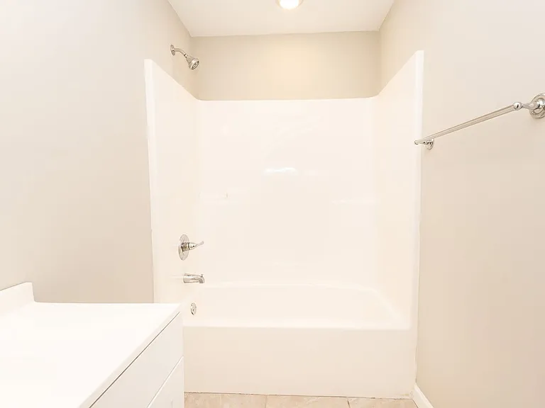 2106 Duncan Ave #102 — Photo 11