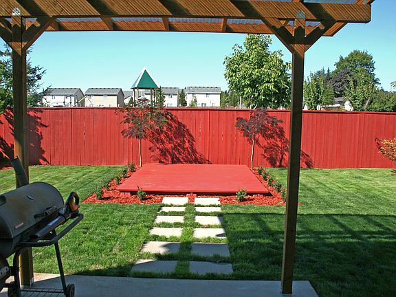Backyard Patio+Floating Deck