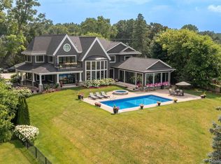 2368 Grove Park Rd, Fenton, MI 48430