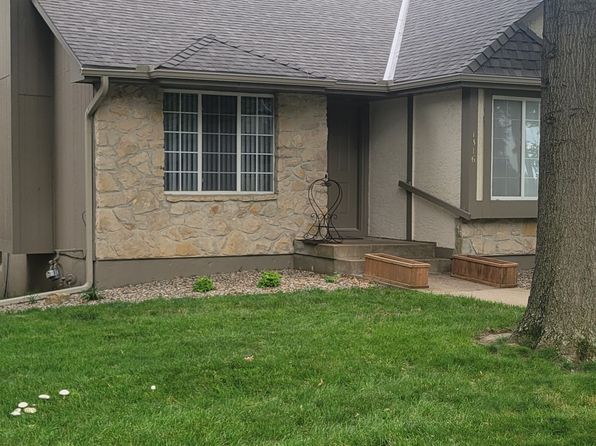1320 NW Village Dr