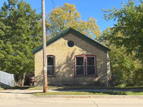 1305 Dr Martin Luther King DRIVE, Racine, WI 53404