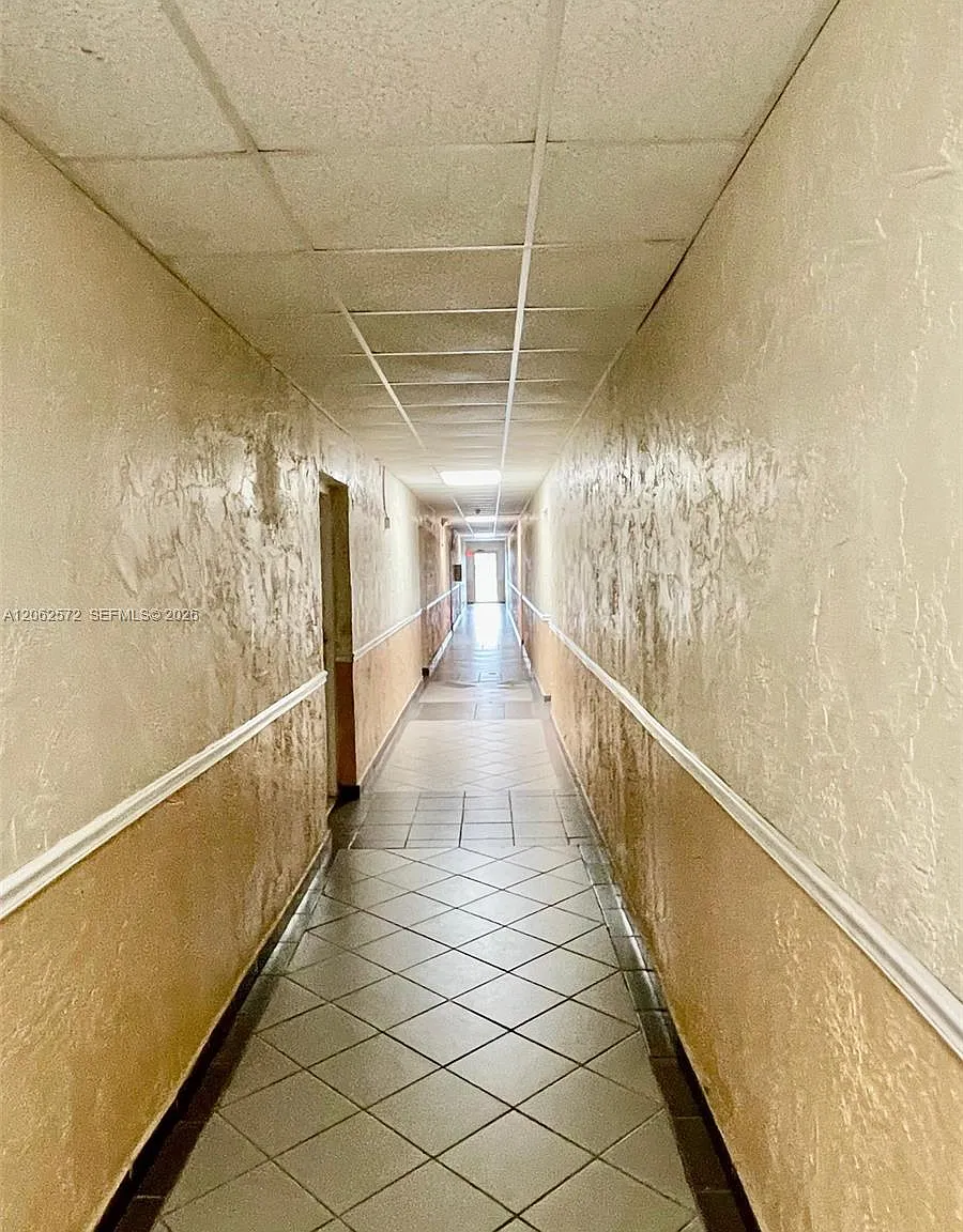 Westland Gardens Condo — Photo 3