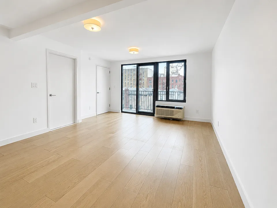 2128 Ocean Ave #4G
