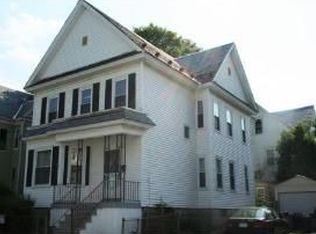 27 Sidney St, Lowell, MA 01852