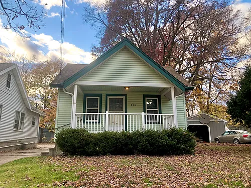 516 Leslie St Photo 1