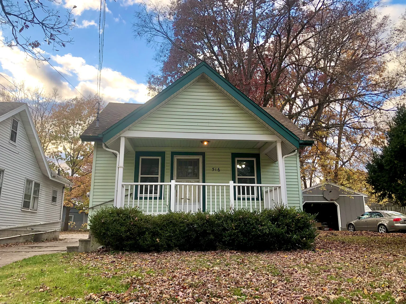 516 Leslie St photo 1