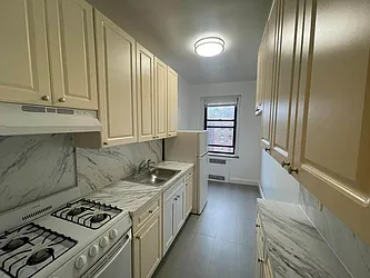 172-90 Highland Avenue