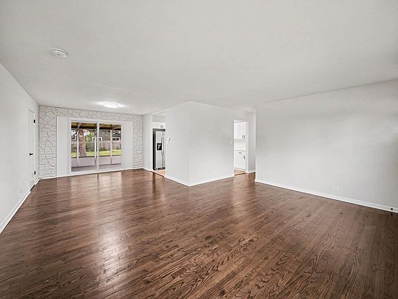 4th image of 126 59th St