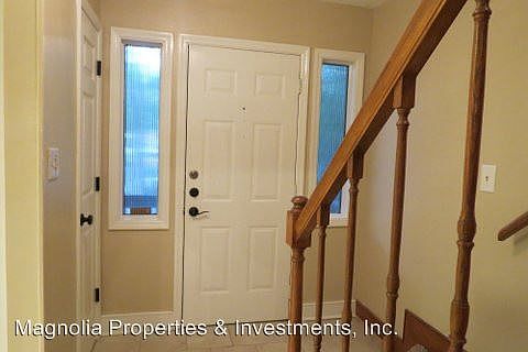 2nd image of 1715 Beechwood Cir S