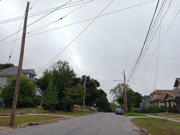 5th image of 510 Howard St SE