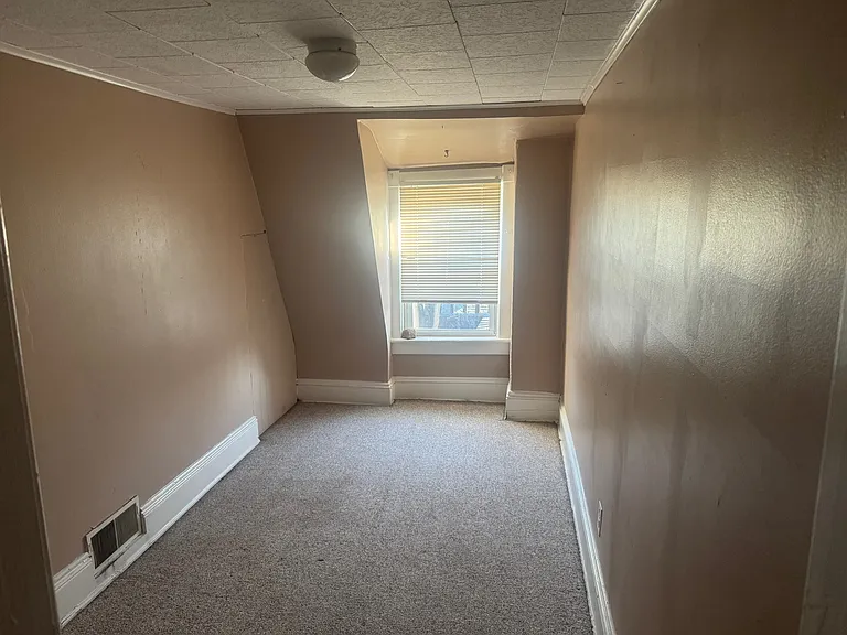 1942 Fairview Ave #2 — Photo 3