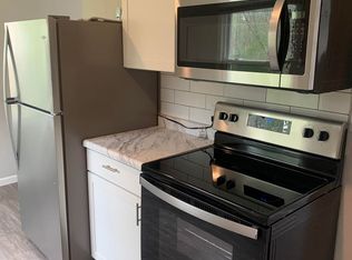 217 E 35th St #10324626, Davenport, IA 52806