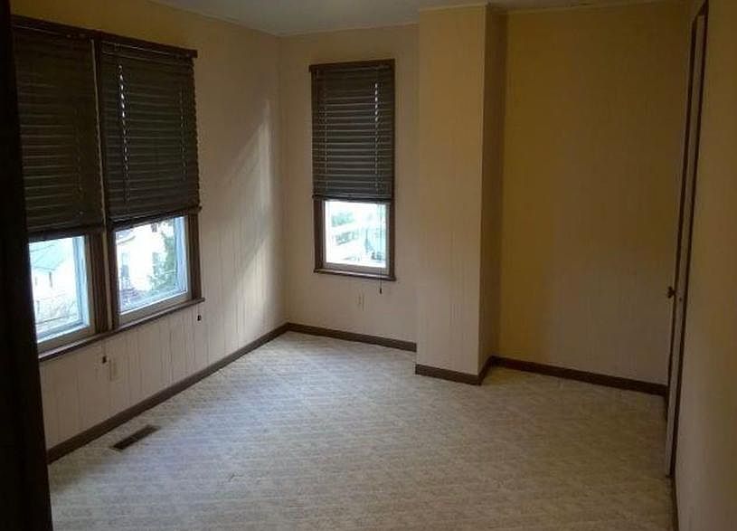 2nd image of 723 Louise Ave