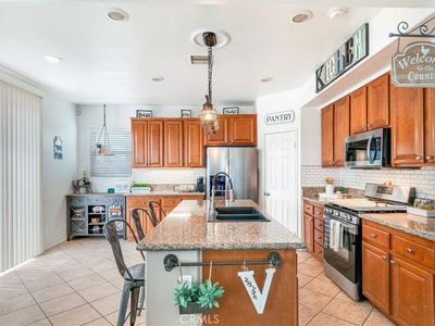 15125 Bluffside Ln, Victorville, CA, 92394