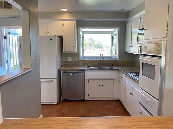 2nd image of 2511 Sunset Dr