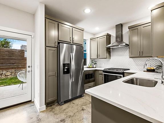 4th image of 2115 N Willomet Ave