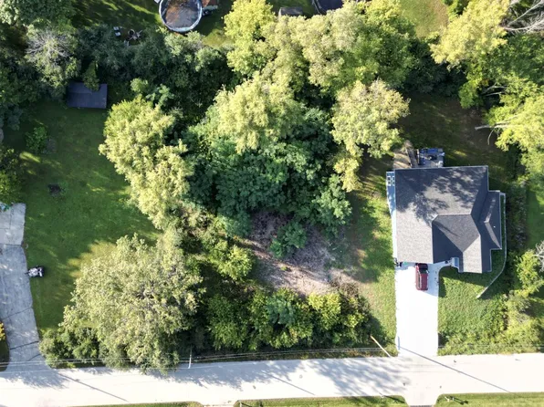 N69W13211 HARDING DRIVE, Menomonee Falls, WI 53051