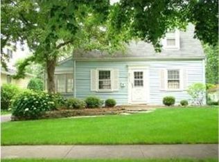 240 N Oak St, Elmhurst, IL 60126