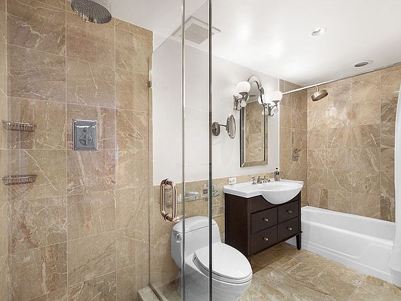 5th image of 150-156 W 56th St APT 3903