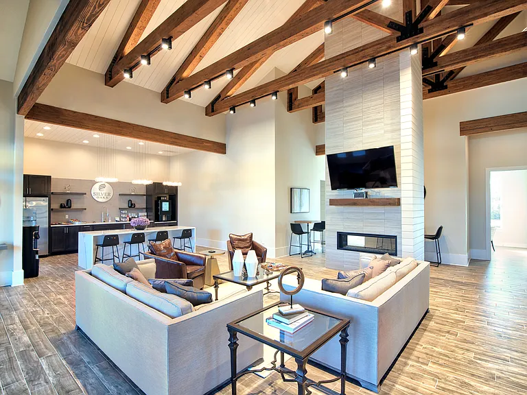 Silver Oaks Apartments — Photo 12