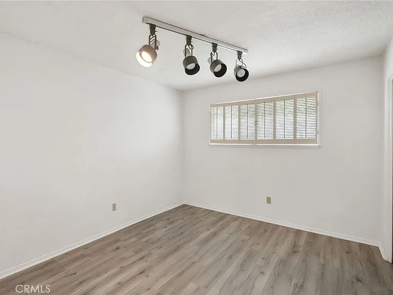 11803 Gerald Ave — Photo 17