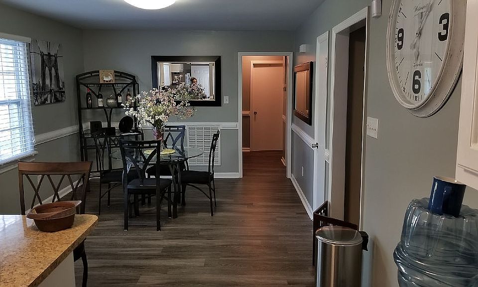 1st image of 107 Dogwood Ct