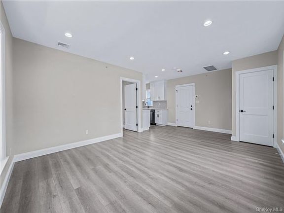 5th image of 110 School St #8