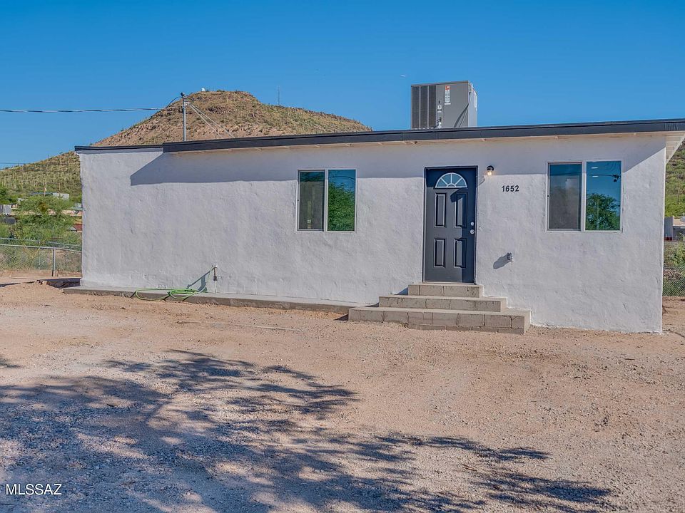 1st image of 1652 W Pueblo Vista Blvd