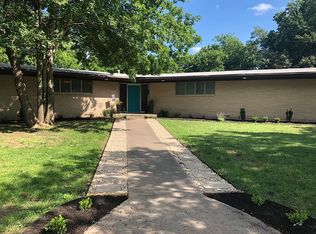 218 Karl Cayton St, Groesbeck, TX 76642