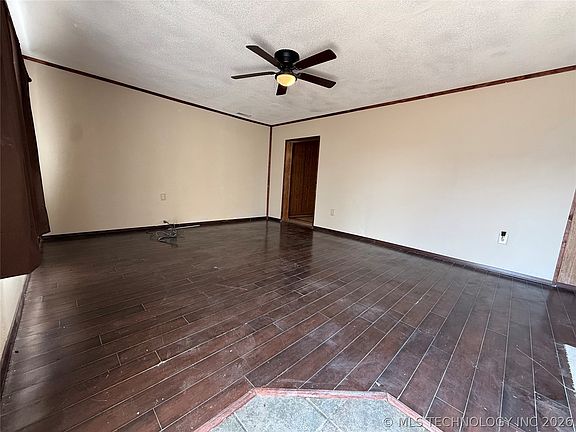 2nd image of 45 15th Ave NW