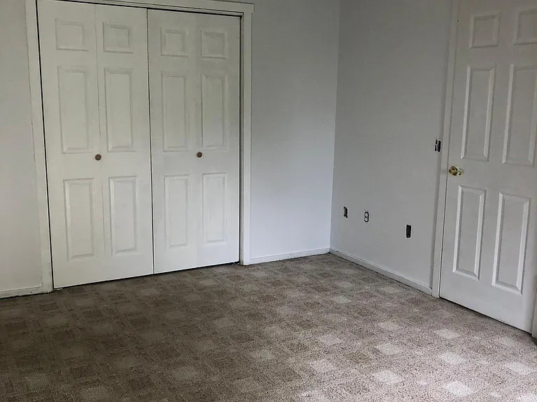 Hilltop Cir — Photo 4