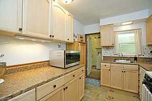 3rd image of 3550 Marshall Ave