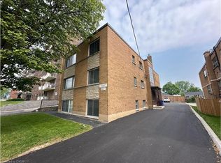 981 Mohawk Rd E, Hamilton, ON L8T 2R9