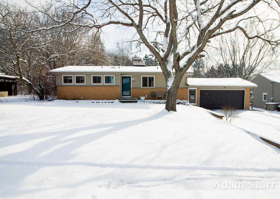 1st image of 2812 Leelanau Dr NE