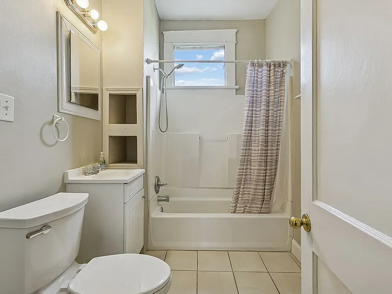 2822 General Pershing St — Photo 7