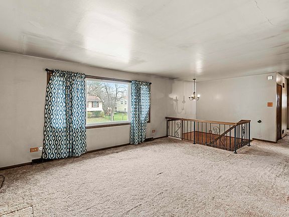3rd image of 21601 Charlotte Ct