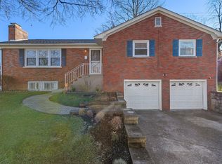 1700 Traveller Rd, Lexington, KY 40504