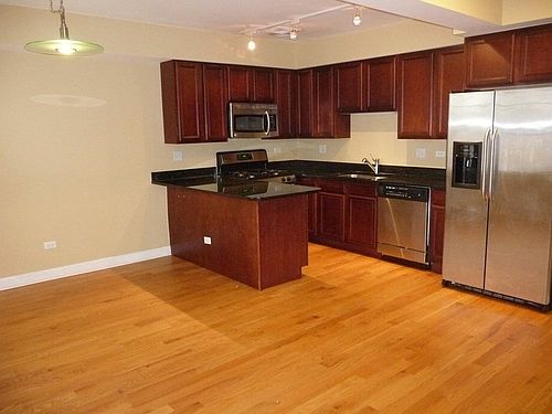 1st image of 2720 W Lunt Ave APT 2W