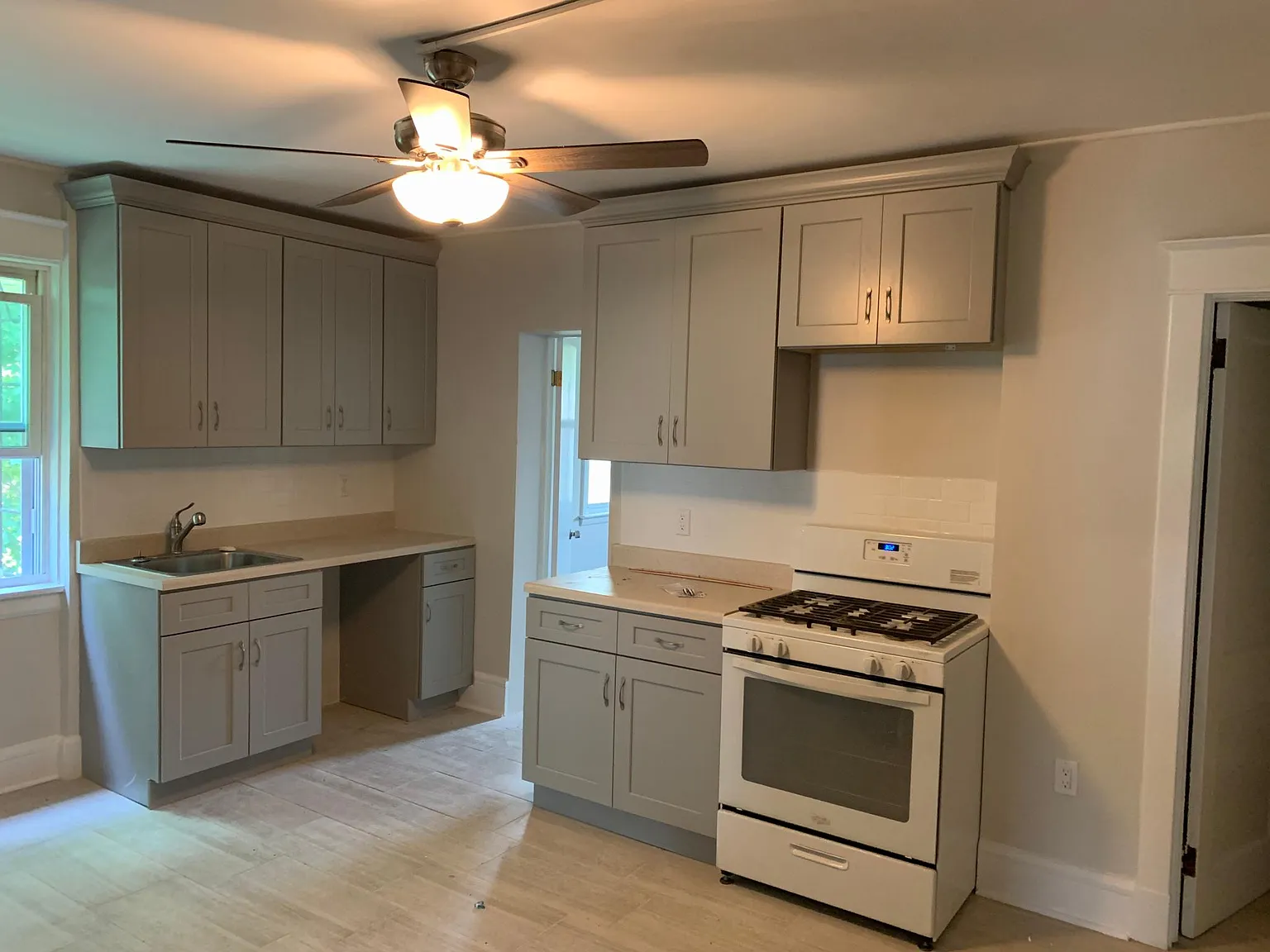 2 bed, 850 sqft, $2,950 — Photo 1
