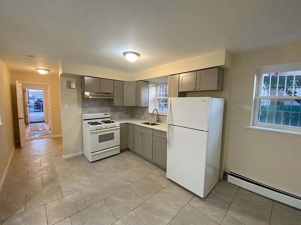 1st image of 106 Bay 43rd St Floor 1