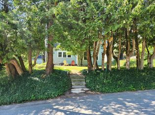 107 W Smith Ave, Northport, MI 49670