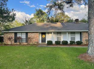 205 Westover Dr, Forest, MS 39074