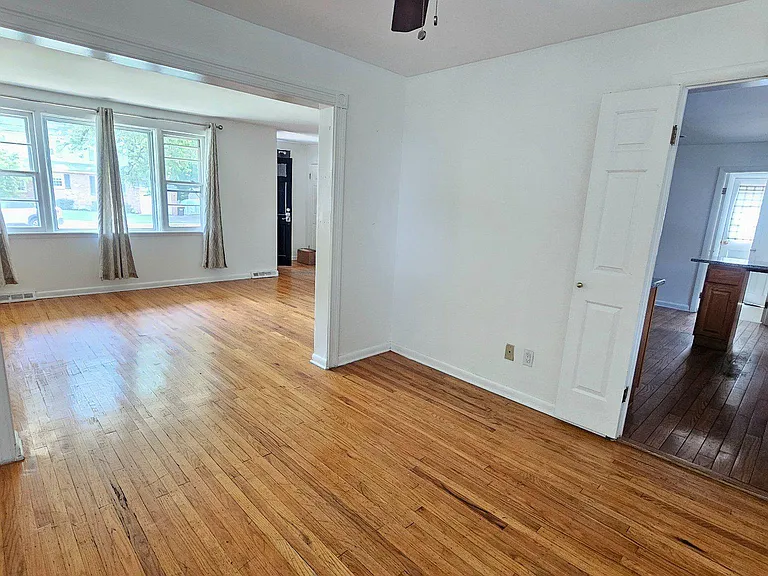 328 Rees Dr — Photo 8