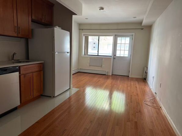 14228 37th Ave APT 2A