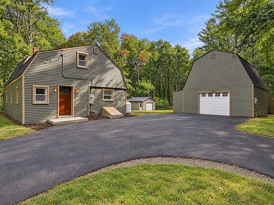 1st image of 258 Pelham Hill Rd