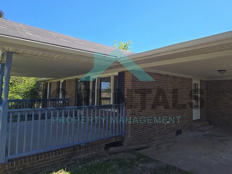 900 Greenwood Blvd — Photo 3