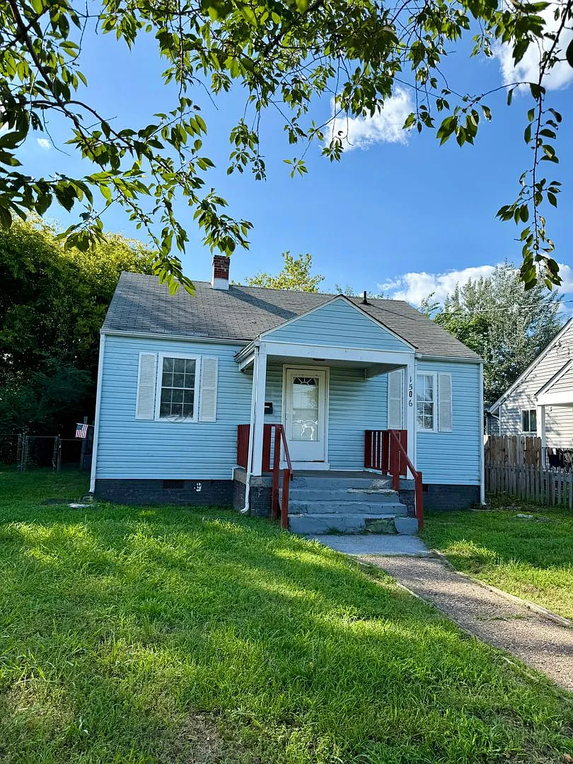 3 bed house in Church Hill! Enjoy big yard, great location, hardwoods, central Ac, and laundry! — Photo 1